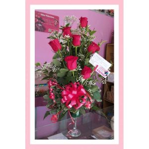 6 Rosas en Copa De Vidrio